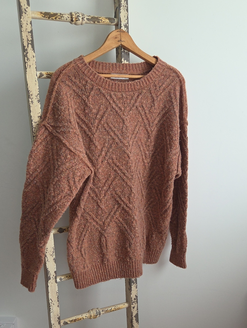 Arizona Jean Company Cable Knit Scoop Neck Sweater in Rust
